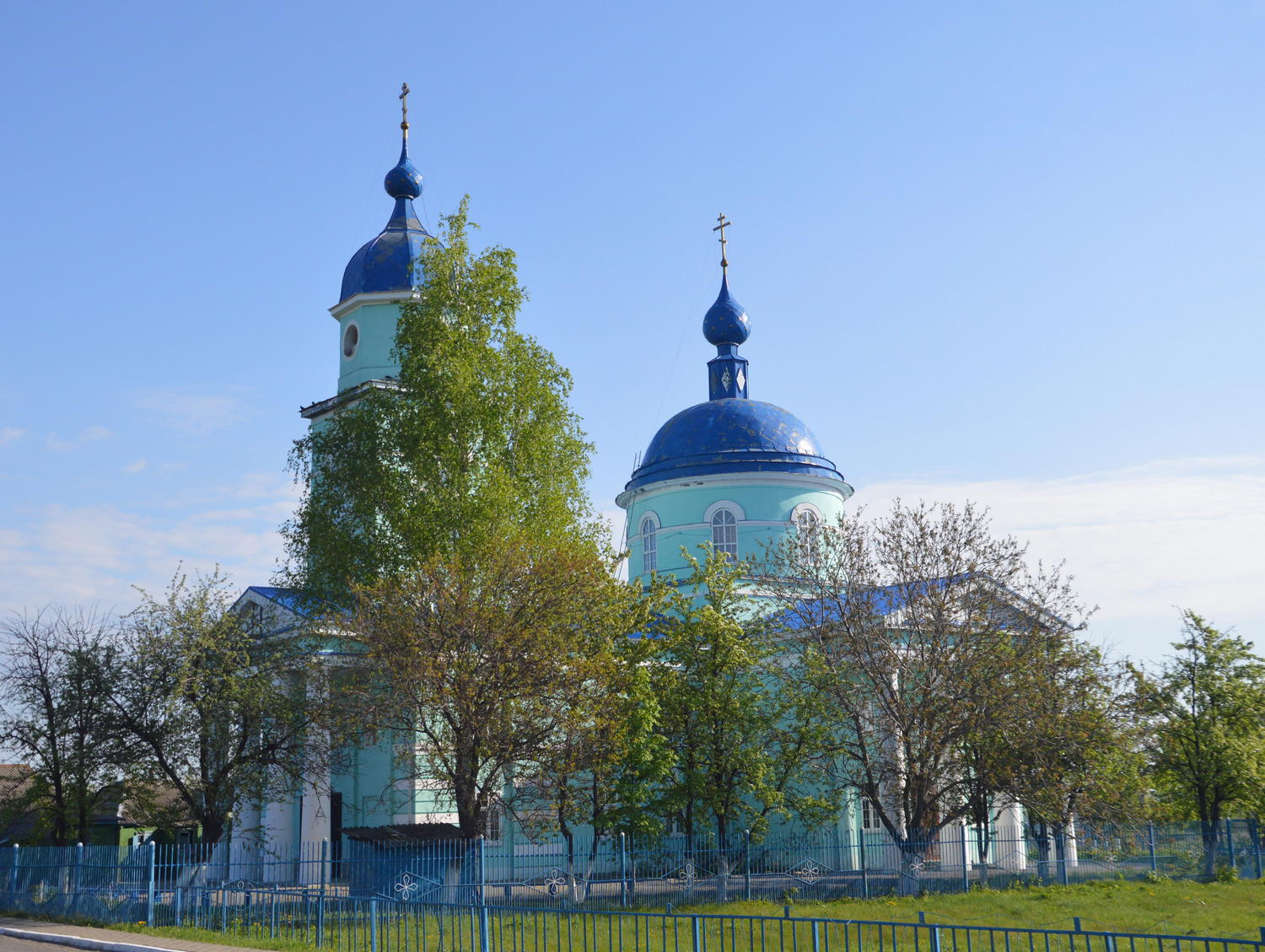 Истобное воронежская область. Истобное храм Белгородская область. Храм Георгия Победоносца Истобное. Село Истобное Губкинского района. Село Истобное Губкинского района Белгородской области.