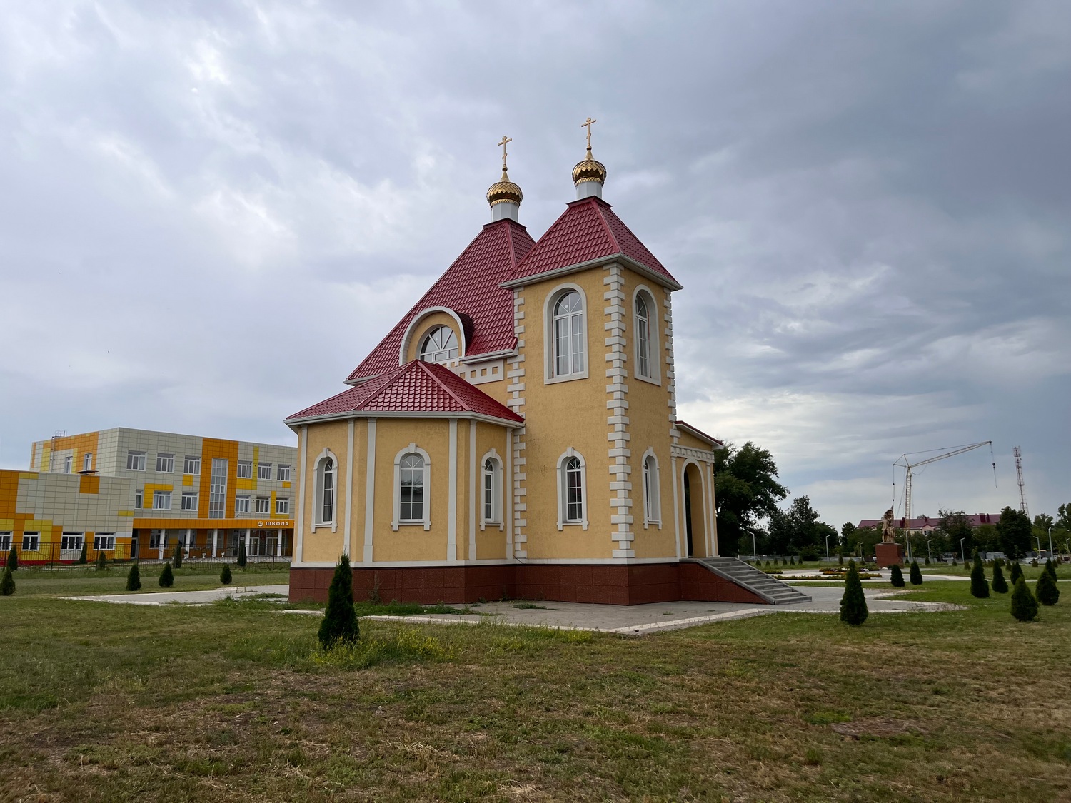 Храм в честь святителя Николая Чудотворца Северодвинск. Губкинский строительство. Губкинский. Архиерей Сафрония Губкинский Грайворонский фото.