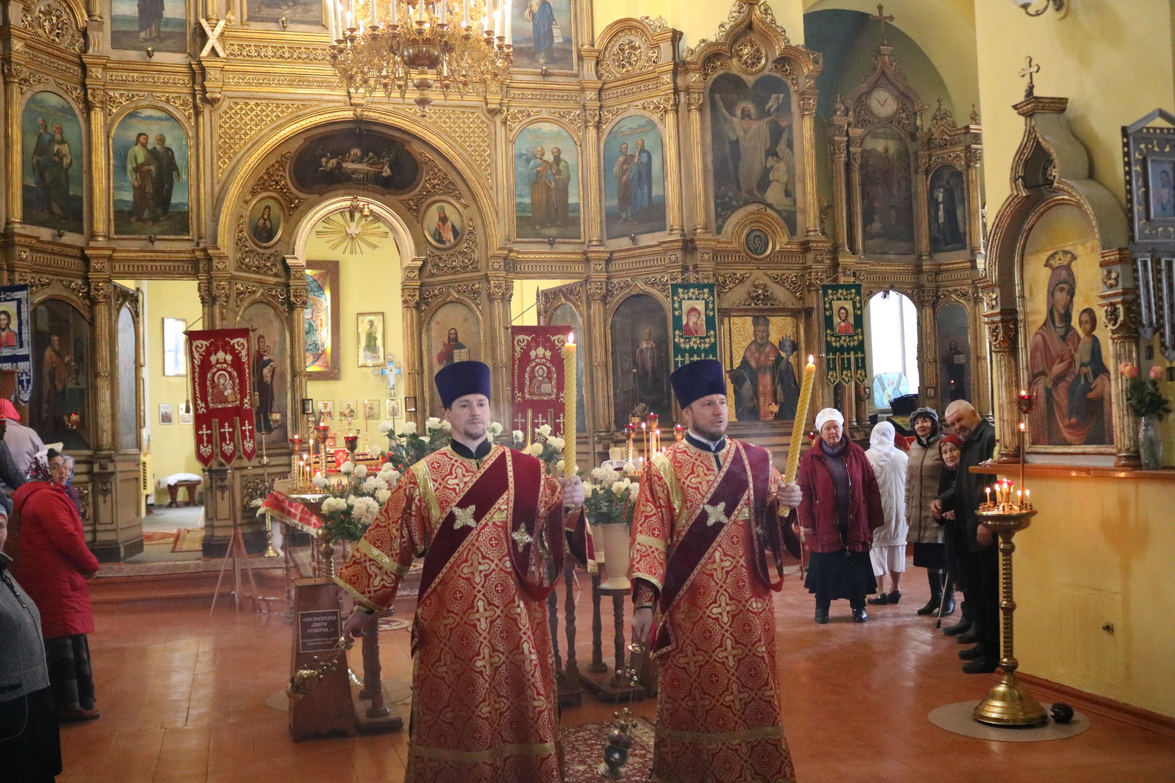 Можно ли на светлой седмице посещать кладбище. Епископ Софроний Губкинский и Грайворонский. Вторник светлой седмицы. Вторник светлой седмицы картинки.