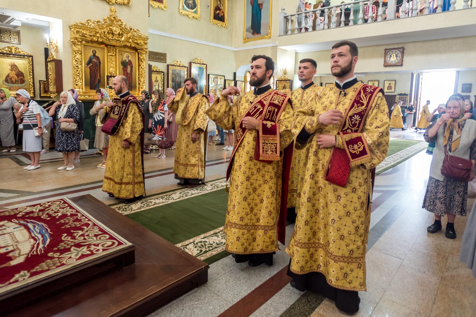 Белгородская митрополия показать внутри