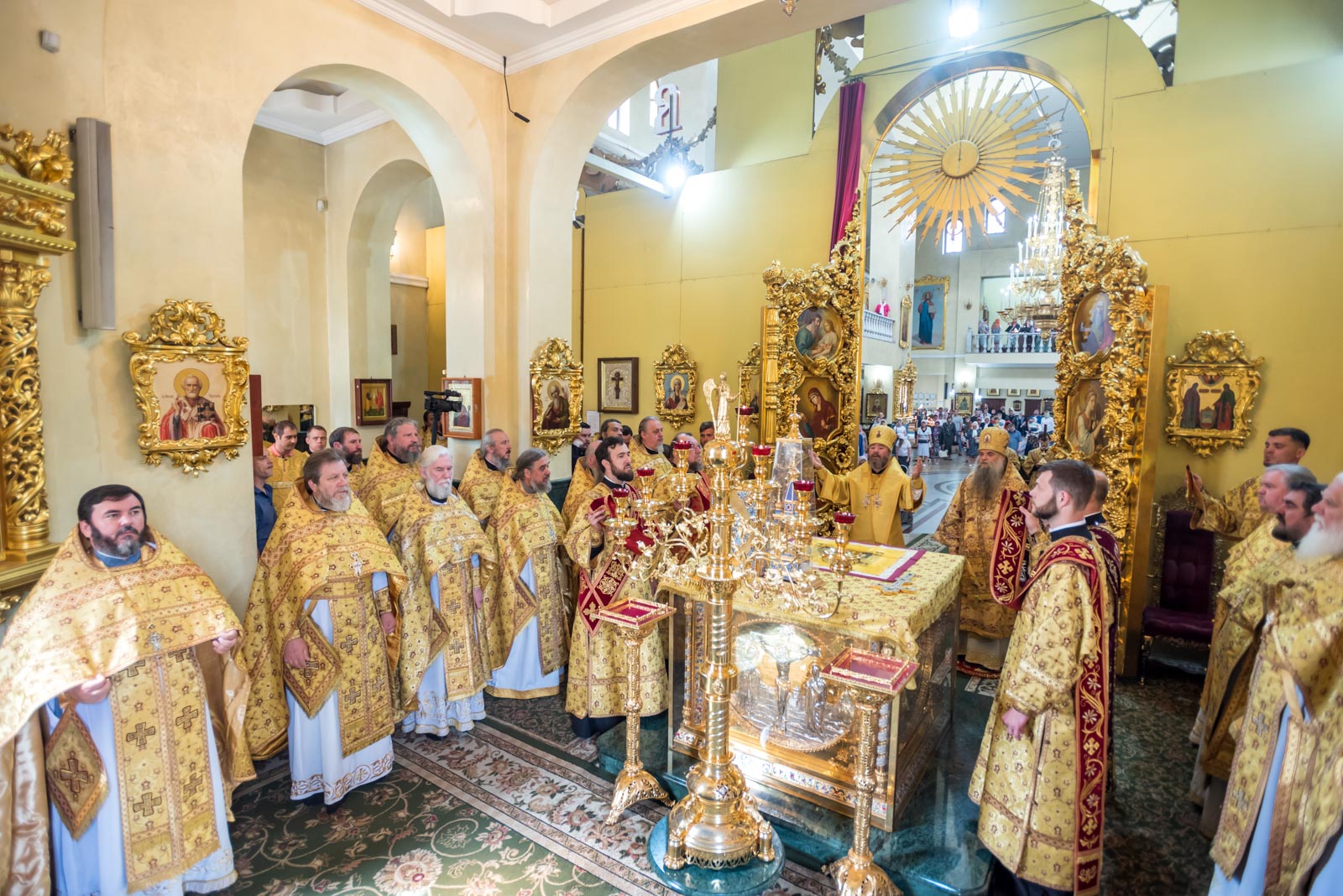 Белгородская митрополия показать внутри